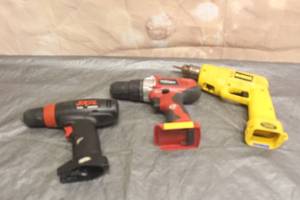 lot 249 image: 3 CORDLESS DRILLS SKIL, HYPERTOUGH AND DEWALT NO BATTERIES OR CHARGERS