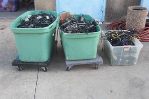 lot 266 image: GENEROUS AMOUNT ASSORTED POWER SUPPIES FOR LAPTOPS TOYS AND OTHER ELECTRONICS VARIOUS VOLTS INCLUDING 12 AND 24