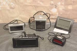 lot 253 image: 5 ASSORTED RADIOALARM CLOCK