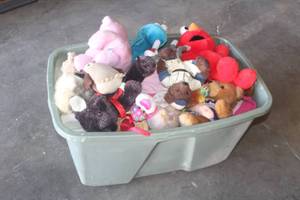 lot 295 image: GENEROUS AMOUNT OF STUFFED ANIMALS INCLUDED 2 TICKLE ME ELMO (ELMO AND COOKIE MONSTER)