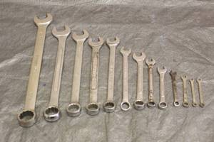 lot 44 image: TOTAL OF 13 ASSORTED SIZE BRAND COMBINATION WRENCHES  SEE PICS