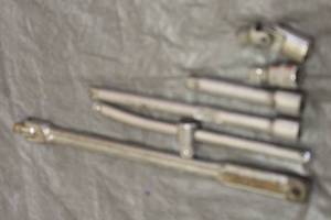 lot 57 image: TOTAL OF 6 LONGBREAKER BARSLIDING T HANDLE BREAKER BAR EXTENSIONS & ADAPTERS , MM & SAE