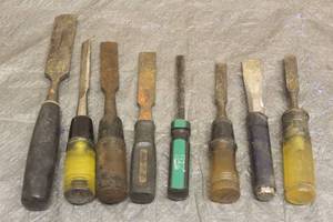 lot 64 image: TOTAL OF 8ASSORTED BRAND CHISELS