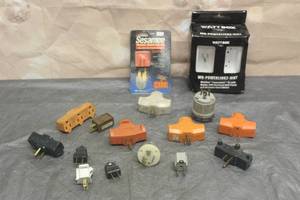lot 70 image: LOT OF PLUG BLOKS,PLUG ADAPTERS & LOCKING PLUGS  SEE PICS