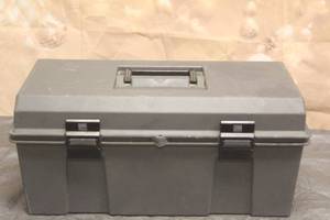 lot 5 image: AKRO-MILLS 18 GREY PORTABLE TOOL BOX WITH CONTENTS SEE PICS