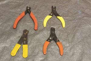 lot 85 image: TOTAL OF 4 ASSORTED BRAND WIRE CABLE CUTTERS , - CLAUSS VACO