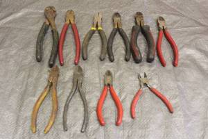 lot 105 image: 10 ASSORTED WIRE CUTTING PLIERS
