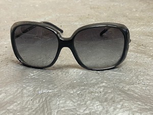 lot 80 image: BURBERRY SUNGLASSES