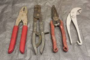 lot 158 image: CABLE HEX CRIMMPER, HOSE CLAMP, COMBINATION PLIER AND BOY SCOUT PLIERS