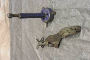 lot 160 image: VINTAGE SUNNEN VALVE SPRING COMPRESSOR LIFTER AND FAN BLADE PULLER
