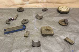 lot 48 image: LOT OF ASSORTED MAGNETS SEE PICS