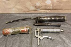 lot 88 image: TOTAL OF 2 GREASE GUNS WITH COASTAL ALL PURPOSE GREASE