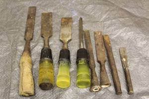 lot 89 image: TOTAL OF 8 ASSORTED CHISELS  SEE PICS