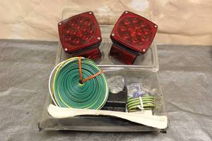 lot 99 image: PETERSON TRAILER LIGHT KIT