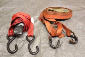 lot 125 image: TOTAL OF 2 TIE DOWN TOW STRAPS WITH HOOK  PROGRIPUNKNOWN
