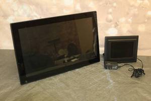 lot 149 image: NIX  18.5   DIGITAL PHOTO X18B  NEED POWER CORD & ELITE DEKO DIGITAL PHOTO FRAME MF70D4-US