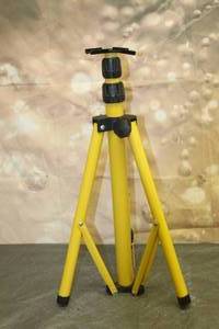 lot 152 image: WORK LIGHT TELESCOPING TRIPOD STAND