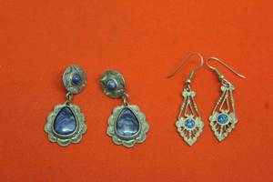 lot 157 image: TOTAL OF 2 PAIR  ANTIQUE SILVER DANGLING EARRINGS WITH BLUE STONES  SEE PICS