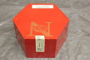 lot 20 image: LA GLORIA CUBAN SERIE N ROJO WOOD CIGAR BOX ,MADE IN DOMINICAN REPUBLIC