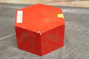 lot 21 image: LA GLORIA CUBAN SERIE N ROJO WOOD CIGAR BOX ,MADE IN DOMINICAN REPUBLIC