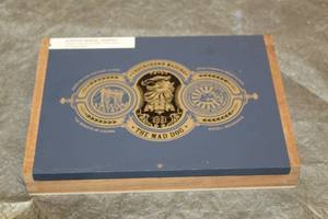 lot 37 image: UNDERCROWN MADURO THE MAD DOG WOOD CIGAR BOX , MADE IN NICARAGUA