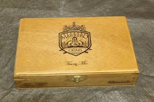 lot 54 image: MARRERO FESORO MIO ROBUSTO  WOOD CIGAR BOX , MADE IN COSTA RICA