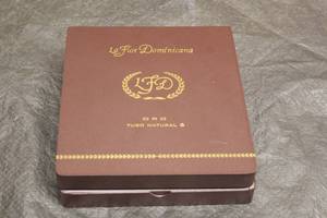 lot 66 image: LA FLOR DOMINICANA LFD  ORO TUBO NATURAL 6 WOOD CIGAR BOX