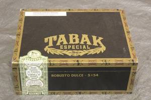 lot 12 image: TABAK ESPECIAL ROBUSTO DULCE  WOOD CIGAR BOX,MADE IN NICARAGUA
