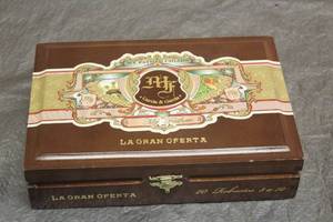 lot 13 image: MY FATHER GARCIA & GARCIA LA GRAN OFERTA ROBUSTOS WOOD CIGAR BOX 9,MADE IN NICARAGUA