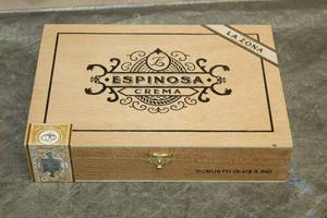 lot 121 image: ESPINOSA CREMA ROBUSTO WOOD CIGAR BOX MADE IN NICARAGUA
