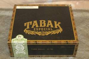 lot 130 image: TABAK ESPECIAL TORO DULCE WOOD CIGAR BOX