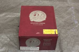 lot 140 image: LA GLORIA CUBANA SPANISH PRESS WOOD CIGAR CABINET