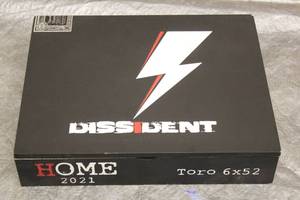 lot 143 image: DISS DENT HOME TORO WOOD CIGAR BOX MADE IN NICARAGUA