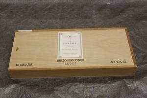 lot 144 image: CROWNED HEADS BELICOSOS FINOS LE 2022 LE CRME WOOD CIGAR BOX MADE IN DOMINICAN REPUBLIC