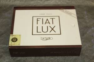 lot 148 image: CROWNED HEADS TABACALERA PICHARDO FIAT LUX INSIGHT WOOD CIGAR BOX MADE IN NICARAGUA
