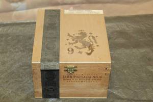 lot 152 image: DREW ESTATE LIGA PRIVADA NO.  9 BELICOSO OSCURO WOOD CIGAR BOX