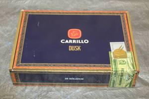 lot 155 image: CARILLO DUSK SOLIDOS WOOD CIGAR BOX MADE IN DOMINICAN REPUBLIC