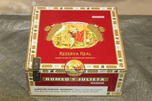 lot 156 image: ROMEO Y JULIETA RESERVA REAL MAGNUM WOOD CIGAR BOX MADE IN DOMINICAN REPUBLIC