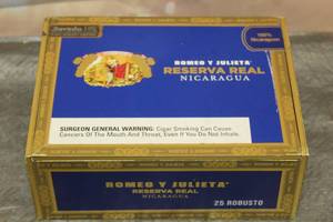 lot 157 image: ROMEO Y JULIETA RESERVA REAL ROBUSTO WOOD CIGAR BOX MADE IN DOMINICAN REPUBLIC