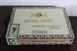 lot 163 image: ARTURO FUENTE CURLY HEAD DELUXE WOOD CIGAR BOX MADE IN DOMINICAN REPUBLIC