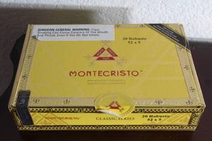 lot 165 image: MONTECRISTO CLASSIC SERIES ROBUSTO WOOD CIGAR BOX