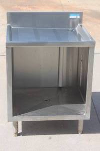 lot 11 image: BK RESOURCES  STAINLESS STEEL UNDERBAR GLASS RACK UNIT DRAINBOARD TOP 24 W X 21 D X 32 12H