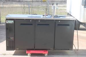 lot 21 image: AVANTCO REFRIGERATION 178UDD72HC TESTED AND WORK