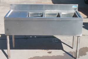 lot 25 image: BK RESOURCES UB4-21-348LS COMMERCIAL STAINLESS STEEL THREE COMPARTMENT UNDER BAR SINK LEFT DRAINBOARD, 4FT. L X 21 12 X 33H&nbsp