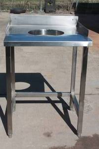 lot 26 image: STAINLESS STEEL DISH LANDING TABLE, 26L X 26 X 40H&nbsp&nbsp