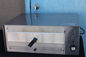 lot 39 image: WISCO INDUSTRIES PIZZA OVEN TESTED AND WORKS