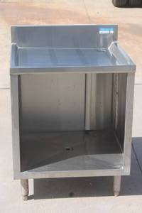 lot 14 image: BK RESOURCES  UB4-21-GC240 UNDERBAR GLASS RACK UNIT DRAINBOARD TOP , 24W X 21 D X 32 12 H