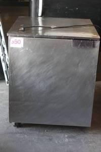 lot 61 image: VICTORY UF-27-SST STAINLESS STEEL COMMERCIAL UNDERCOUNTER FREEZER&nbsp &nbspON WHEELS&nbsp