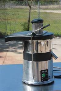 lot 99 image: CEADOBARCULT COMMERCIAL JUICER TYPE ES700  TESTED &amp WORK&nbsp