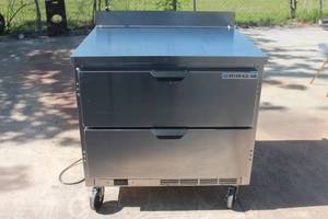 lot 102 image: BEVERAGE -AIR&nbsp COMMERCIAL WORK TOP FREEZER&nbsp WITH TWO DRAWERS ON CASTERS&nbsp  TESTED &amp WORK&nbsp